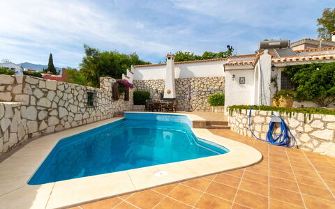 Salto del Monte: Water, Sky, Cloud, Plant, Property, Swimming Pool, Azure, Building, Body Of Water, Tree
