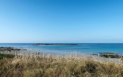 Sables Blancs: Water, Sky, Plant, Natural Landscape, Cloud, Coastal And Oceanic Landforms, Bank, Lake, Landscape, Horizon