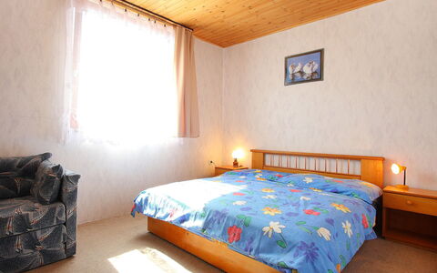 Balatonmariafurdo 106: Bedroom, Bed, Room, Furniture, Bed Sheet, Property, Bedding, Ceiling, Bed Frame, Wall