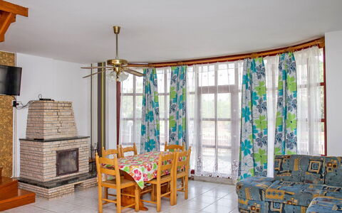 Accommodation:&nbsp;Yellow 2 106.2