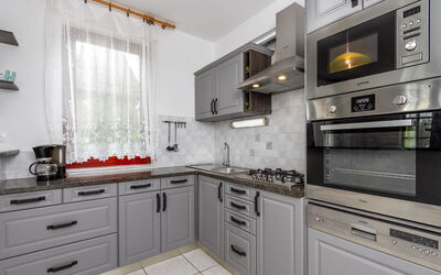 Accommodation:&nbsp;Yellow 2 106.2
