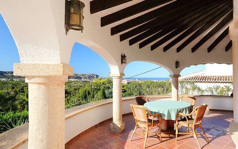 Sara: Property, Building, Real Estate, House, Room, Villa, Apartment, Hacienda, Architecture, Estate
