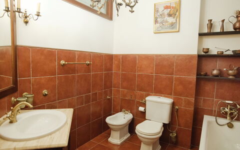 Rynek Starego Miasta: Toilet Seat, Bathroom, Bathroom Sink, Flooring, Plumbing Fixture, Interior Design, Toilet, Floor, Sink, Tap