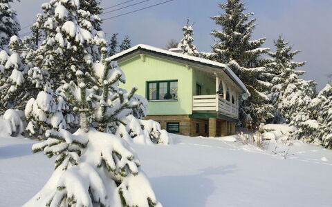 Edelmann: Sky, Snow, Plant, Building, Property, Window, Twig, Branch, House, Tree