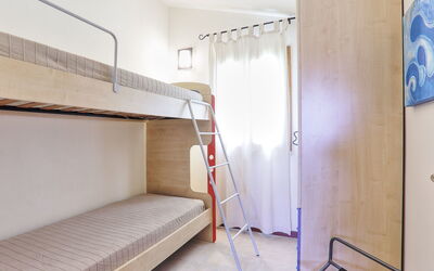 Accommodation:&nbsp;A2 50.2