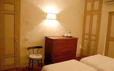 Accommodation:&nbsp;La Romantica