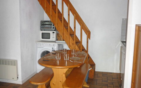 Capbreton 606: Stairs, Room, Handrail, Furniture, Table, Wood, Chair, Floor, House, Wood Stain