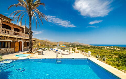 Cala Torta Na Lluny: Water, Cloud, Plant, Sky, Daytime, Blue, Building, Swimming Pool, Azure, Tree