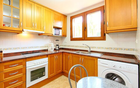 Balcon de Finestrat: Countertop, Property, Cabinetry, Room, Furniture, Kitchen, Building, Interior Design, Real Estate, House