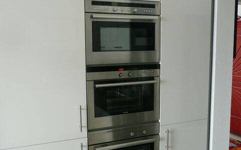 Promenade Wohnung 21: Oven, Kitchen Appliance, Property, Home Appliance, Microwave Oven, Room, Major Appliance, Furniture, Machine