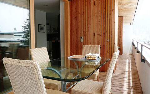Promenade Wohnung 21: Room, Property, Furniture, Interior Design, Building, House, Table, Real Estate, Ceiling, Architecture