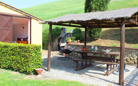 Villa Alabastro: Plant, Property, Outdoor Bench, Shade, Outdoor Furniture, Land Lot, Outdoor Table, Table, Leisure, Picnic Table