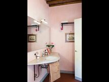 Accommodation:&nbsp;Nappolaio