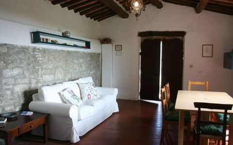 Agriturismo Bevignano: Room, Property, Furniture, Building, Interior Design, House, Wall, Living Room, Floor, Real Estate