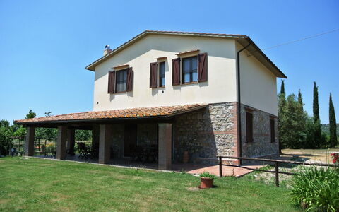 Nonno Tobia: Sky, Plant, Building, Window, Wood, House, Land Lot, Tree, Shade, Cottage
