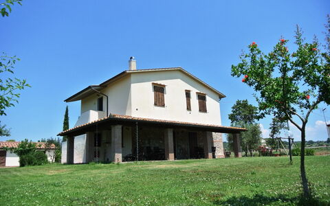 Nonno Tobia: Sky, Plant, Building, Property, Window, Tree, House, Land Lot, Cottage, Residential Area