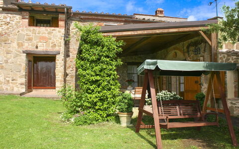Country House Il Galleto: House, Shrub, Rural Area, Cottage, Estate, Village, Farmhouse, Garden, Landscaping