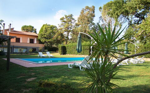Casa Grion: Water, Plant, Sky, Building, Cloud, Swimming Pool, Window, Tree, Shade, Chair