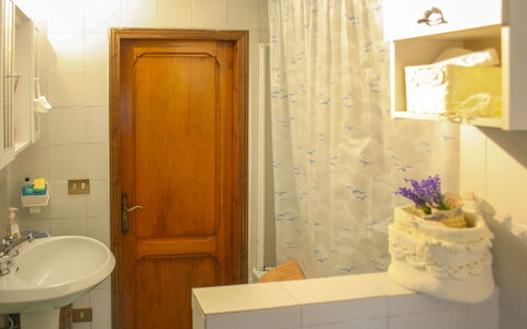 La Rogaia: Wall, Bathroom Sink, Plumbing Fixture, Interior Design, Flooring, Floor, Bathroom, Room, Plumbing, Tap