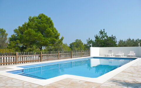 El Rinconcito: Swimming Pool, Property, Leisure, Real Estate, Building, House, Rectangle, Architecture, Home, Vacation