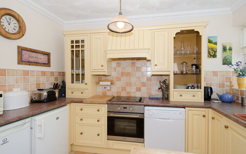 1 School Cottages: Cabinetry, Countertop, Property, Furniture, Sink, Building, Kitchen Sink, Tap, Wood, Drawer
