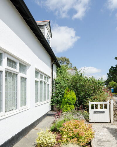 1 School Cottages