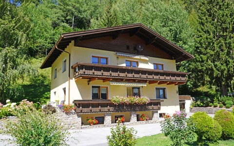 Arlberg: Plant, Building, Property, Window, Flower, Tree, Natural Landscape, House, Sky, Cottage
