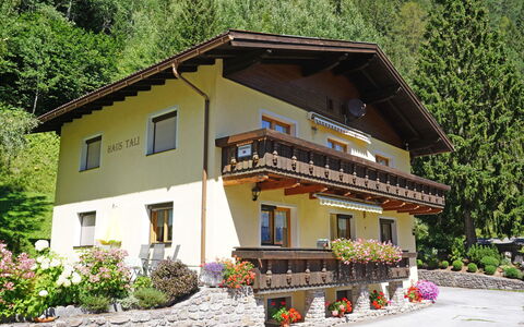 Arlberg: Plant, Property, Window, Building, Tree, House, Leisure, Flower, Cottage, Sky