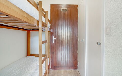 La Dune: Property, Building, Wood, Comfort, Interior Design, Flooring, Wood Stain, Floor, House