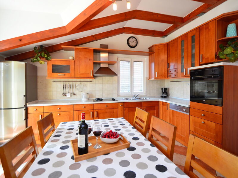 Accommodation:&nbsp;Sanja 402.3