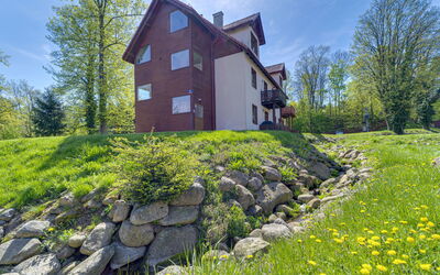 Karpacz 400: Grass, Building, House, Home, Residential Area, Architecture, Cottage, Shrub, Roof, Rural Area