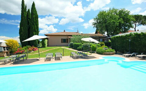 Castiglione del Lago 130: Cloud, Sky, Plant, Water, Property, Building, Swimming Pool, Tree, Azure, Outdoor Furniture