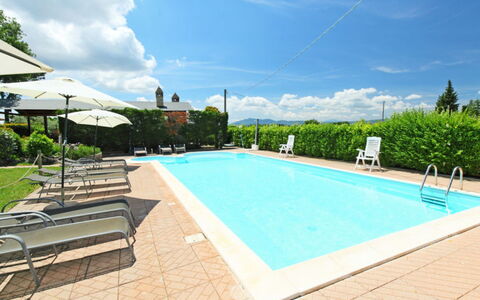 Castiglione del Lago 130: Cloud, Water, Sky, Plant, Swimming Pool, Azure, Shade, Tree, Outdoor Furniture, Rectangle