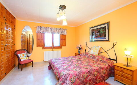 Casa Gran Sorolla: Bedroom, Bed, Room, Bed Sheet, Furniture, Property, Bedding, Bed Frame, Ceiling, Interior Design