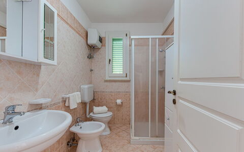 Castro 300: Tap, Sink, Plumbing Fixture, Mirror, Bathroom Sink, Property, Bathroom, Building, Wood, Door