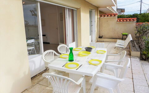 Les Hirondelles: Table, Furniture, Plant, Property, Building, Chair, Tableware, Interior Design, Outdoor Table, Outdoor Furniture