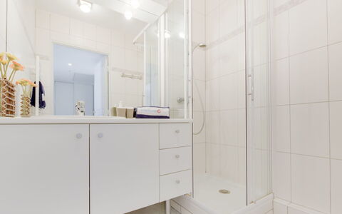 Cavalaire 170: Room, Property, Bathroom, Furniture, Tile, Interior Design, Floor, Real Estate, Architecture, Material Property