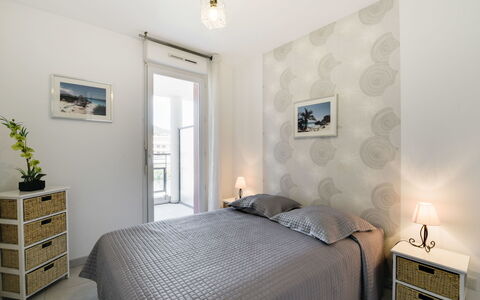 Cavalaire 170: Bedroom, Room, Furniture, Bed, Property, Bed Sheet, Wall, Bed Frame, Interior Design, Bedding