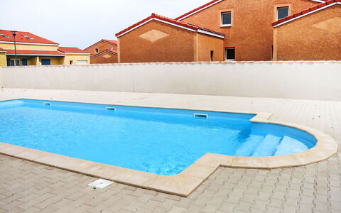 Le Mas de Torreilles: Blue, Swimming Pool, Composite Material, Leisure, Resort, Tile, Hotel, Villa, Leisure Centre, Outdoor Furniture