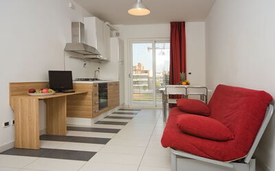 Rosburgo 200.7: Room, Property, Furniture, Interior Design, Floor, Living Room, Building, House, Table, Real Estate