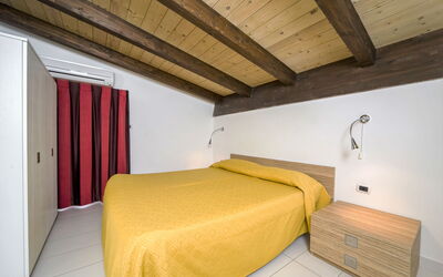 Accommodation:&nbsp;Rosburgo 200.9