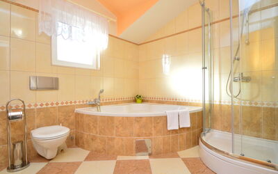 Accommodation:&nbsp;Mladen 116.3