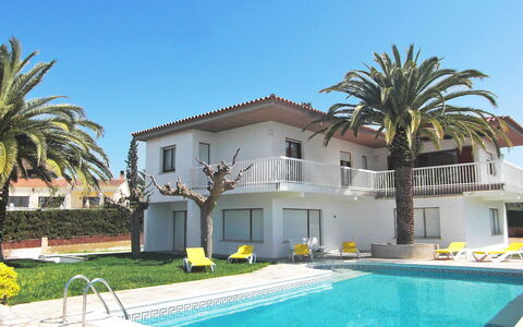 Eva: Property, House, Building, Swimming Pool, Home, Real Estate, Estate, Palm Tree, Villa, Apartment