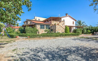 Accommodation:&nbsp;Coast 110.1