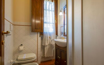 Accommodation:&nbsp;Michelangelo 36.8