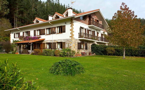 Urdaibai: Property, House, Home, Estate, Building, Real Estate, Mansion, Farmhouse, Villa, Architecture