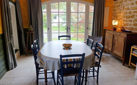 Le Chant des Milans: Room, Property, Furniture, Building, Table, Dining Room, Interior Design, Floor, Real Estate, House