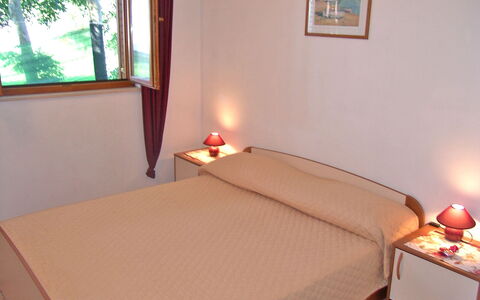Pula Krnica 102: Room, Bedroom, Bed, Furniture, Property, Bed Sheet, Bed Frame, Floor, Comfort, Interior Design