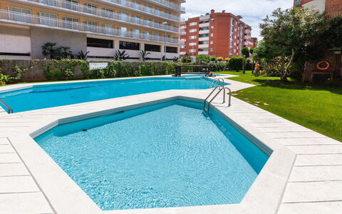 Las Americas: Water, Building, Plant, Daytime, Property, Swimming Pool, Azure, Green, Window, Tree