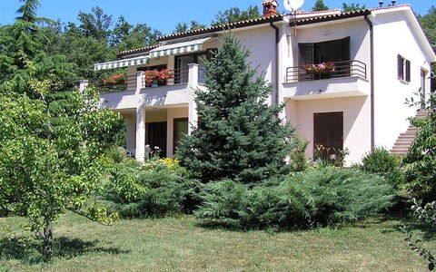 Neda: Property, House, Home, Real Estate, Building, Tree, Residential Area, Architecture, Cottage, Facade